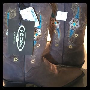 Women’s cowboy boots